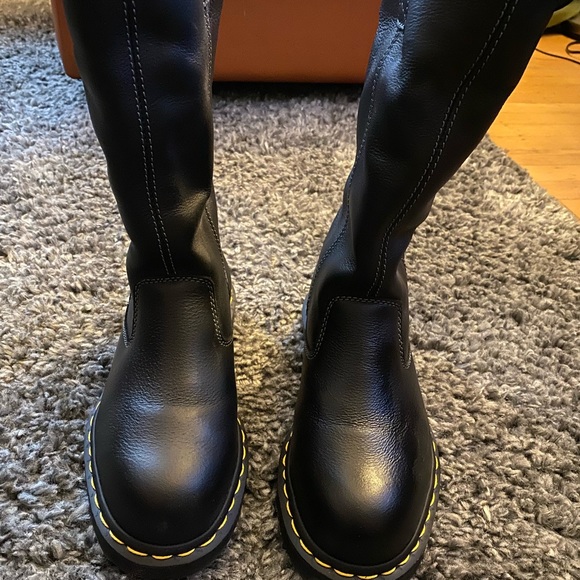 COPY - Dr. Marten Steel Toe Belsay 4UK/6US - Picture 2 of 7